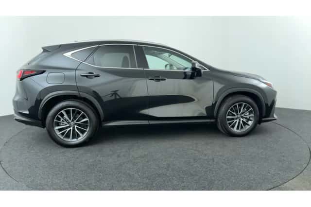 Lexus NX (2026) thumbnail 6