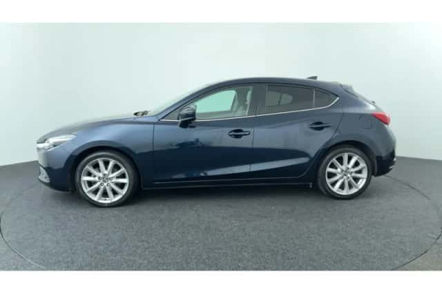 Mazda 3 (2018) thumbnail 2