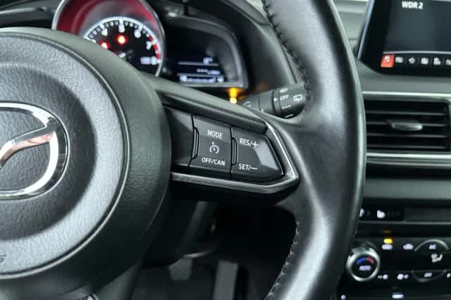 Mazda 3 (2018) thumbnail 16