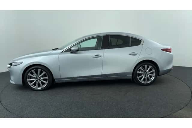 Mazda 3 (2022) thumbnail 2