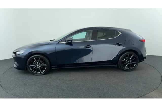 Mazda 3 (2024) thumbnail 2