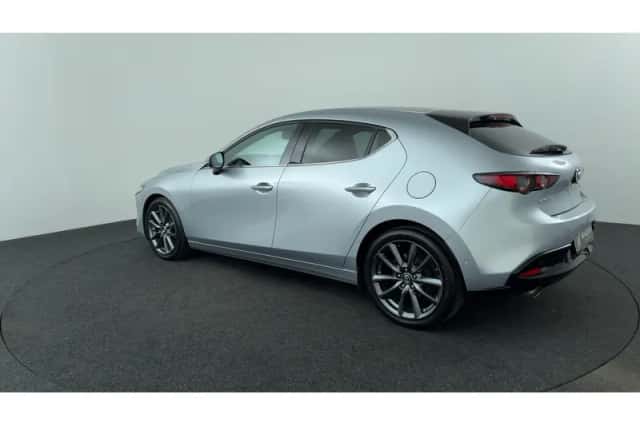 Mazda 3 (2019) thumbnail 3