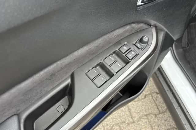 Suzuki Vitara (2025) thumbnail 12