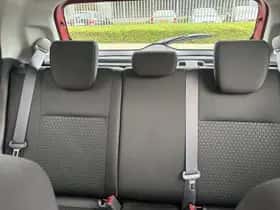 Suzuki Swift (2019) thumbnail 12