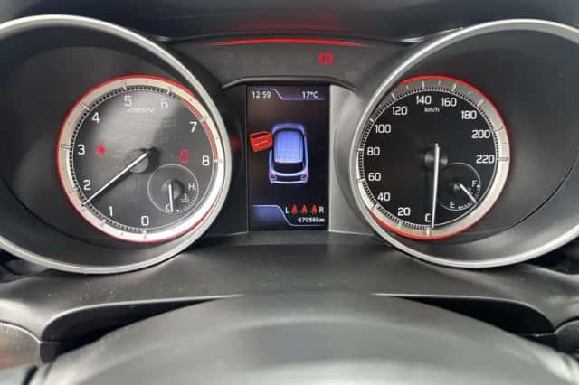 Suzuki Swift (2019) thumbnail 14