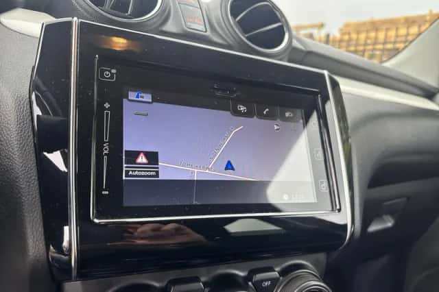Suzuki Swift (2019) thumbnail 16