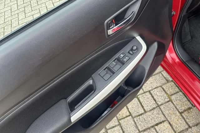 Suzuki Swift (2019) thumbnail 19