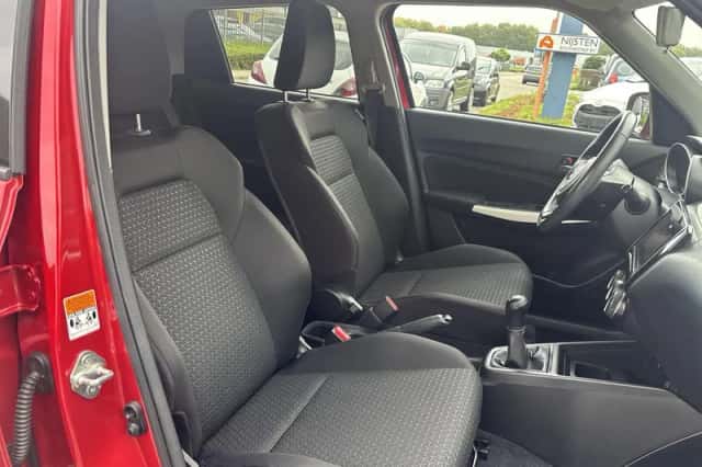 Suzuki Swift (2019) thumbnail 25