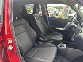 Suzuki Swift (2019) thumbnail 25