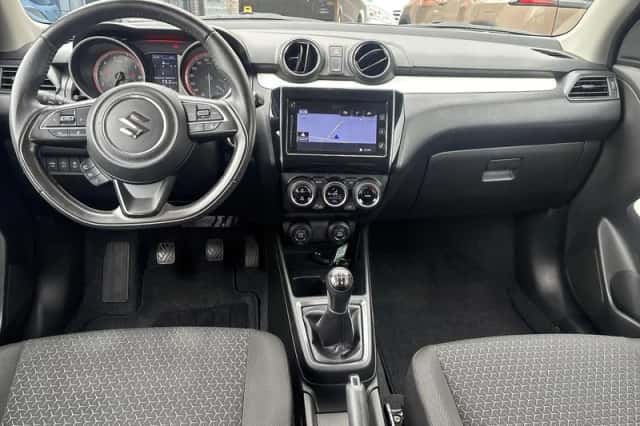 Suzuki Swift (2019) thumbnail 10