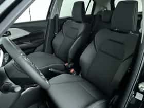 Suzuki Swift (2025) thumbnail 11