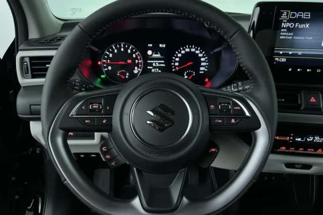 Suzuki Swift (2025) thumbnail 14