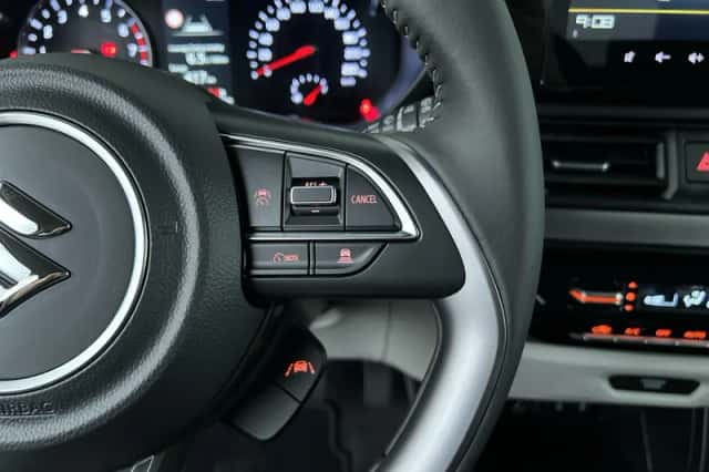 Suzuki Swift (2025) thumbnail 16