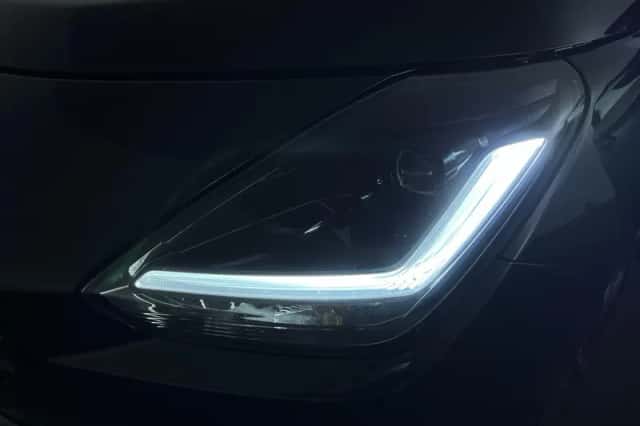 Suzuki Swift (2025) thumbnail 9