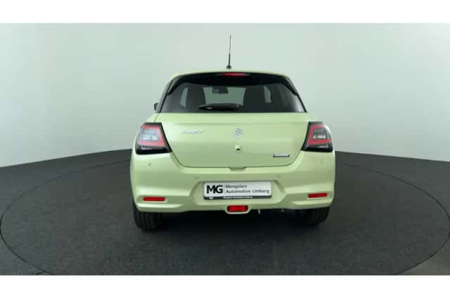 Suzuki Swift (2024) thumbnail 4