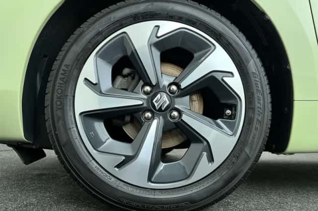 Suzuki Swift (2024) thumbnail 10