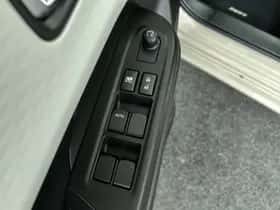 Suzuki Swift (2024) thumbnail 12