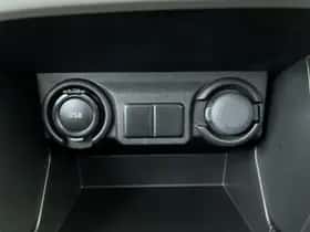 Suzuki Swift (2024) thumbnail 23
