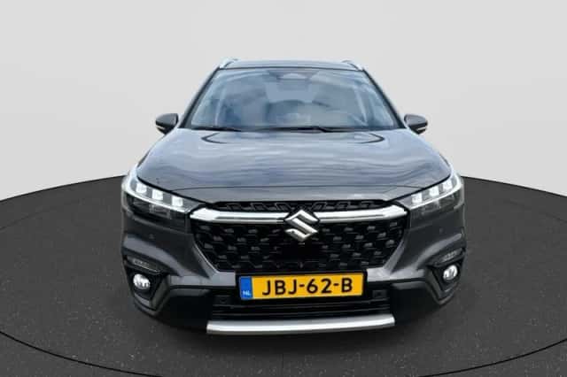 Suzuki S-Cross (2025) thumbnail 2