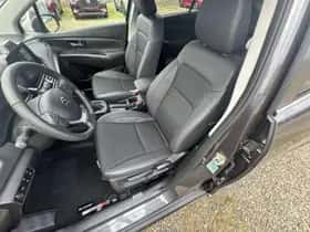 Suzuki S-Cross (2025) thumbnail 17