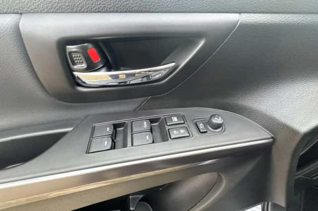 Suzuki S-Cross (2025) thumbnail 18