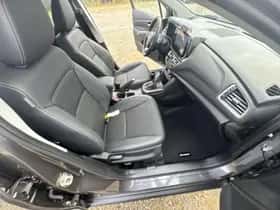 Suzuki S-Cross (2025) thumbnail 30