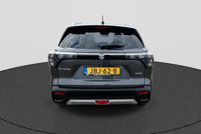 Suzuki S-Cross (2025) thumbnail 6