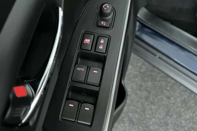 Suzuki S-Cross (2021) thumbnail 12