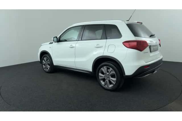 Suzuki Vitara (2021) thumbnail 3