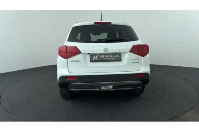 Suzuki Vitara (2021) thumbnail 4
