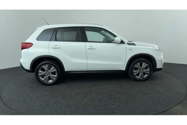 Suzuki Vitara (2021) thumbnail 6