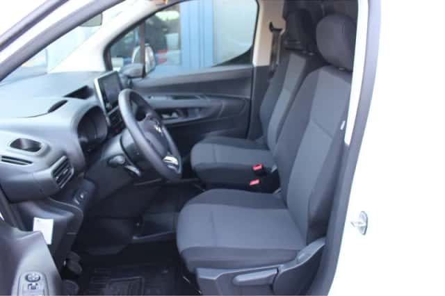 Toyota Proace (2023) thumbnail 2