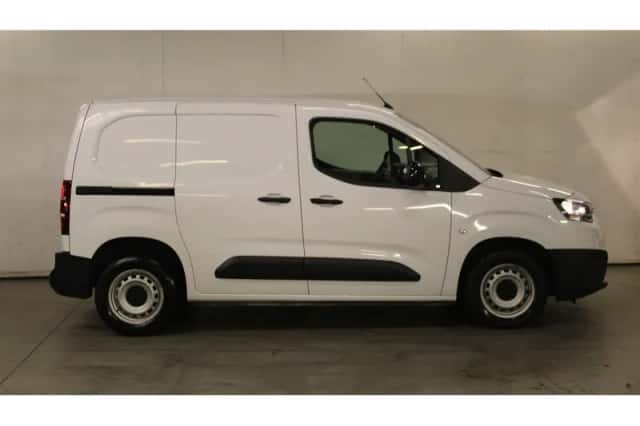 Toyota Proace (2023) thumbnail 3