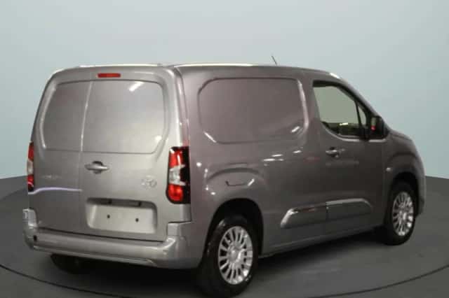 Toyota Proace (2024) thumbnail 3