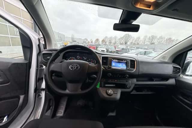 Toyota Proace (2024) thumbnail 9