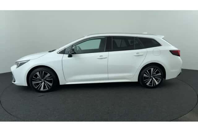 Toyota Corolla (2025) thumbnail 2