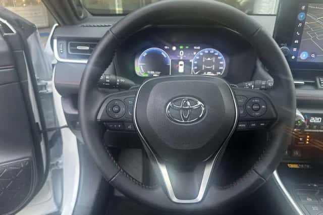 Toyota RAV4 (2025) thumbnail 11