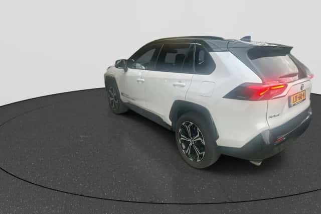 Toyota RAV4 (2025) thumbnail 6