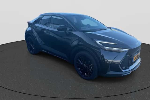Toyota C-HR (2026) thumbnail 2