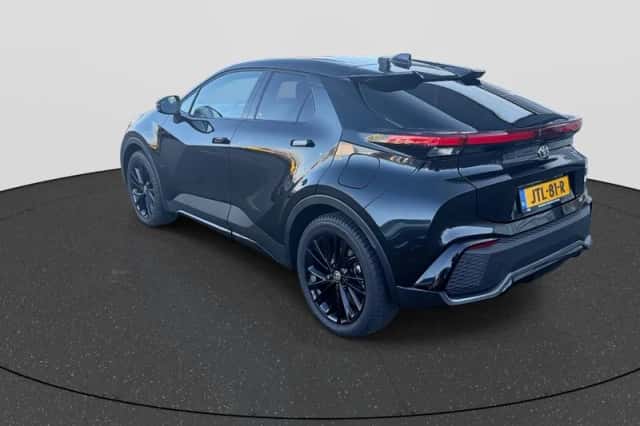 Toyota C-HR (2026) thumbnail 6