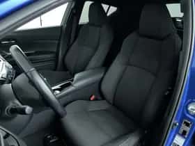 Toyota C-HR (2018) thumbnail 11