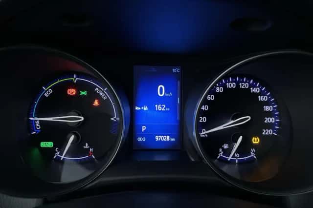 Toyota C-HR (2018) thumbnail 17