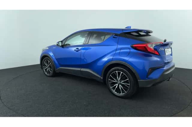 Toyota C-HR (2018) thumbnail 3