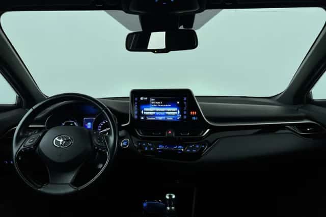 Toyota C-HR (2018) thumbnail 25