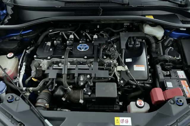 Toyota C-HR (2018) thumbnail 28