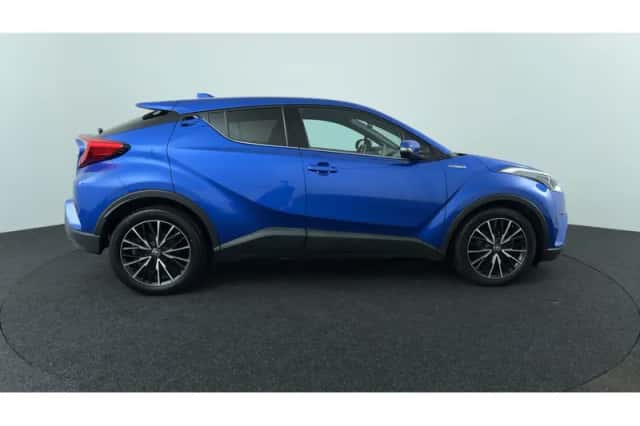 Toyota C-HR (2018) thumbnail 6