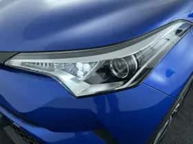 Toyota C-HR (2018) thumbnail 9