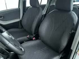 Toyota Yaris (2009) thumbnail 11