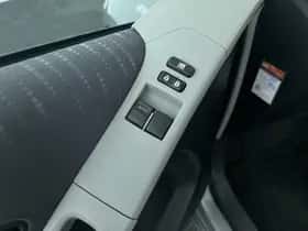 Toyota Yaris (2009) thumbnail 12