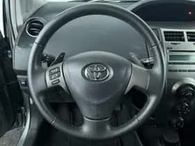 Toyota Yaris (2009) thumbnail 14